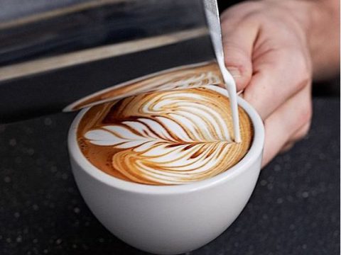 Latte Art Öntés